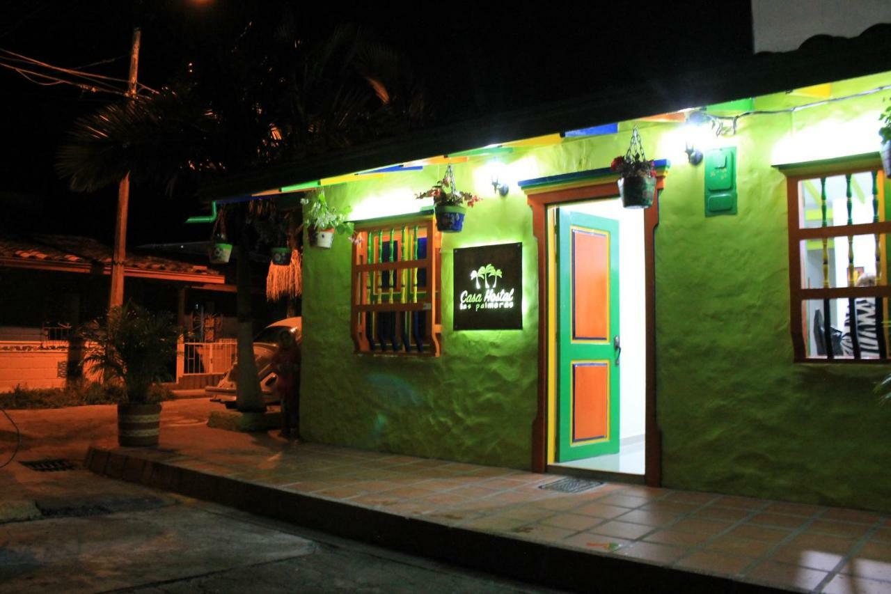 Casa Hostal Las Palmeras Гуатапе Экстерьер фото