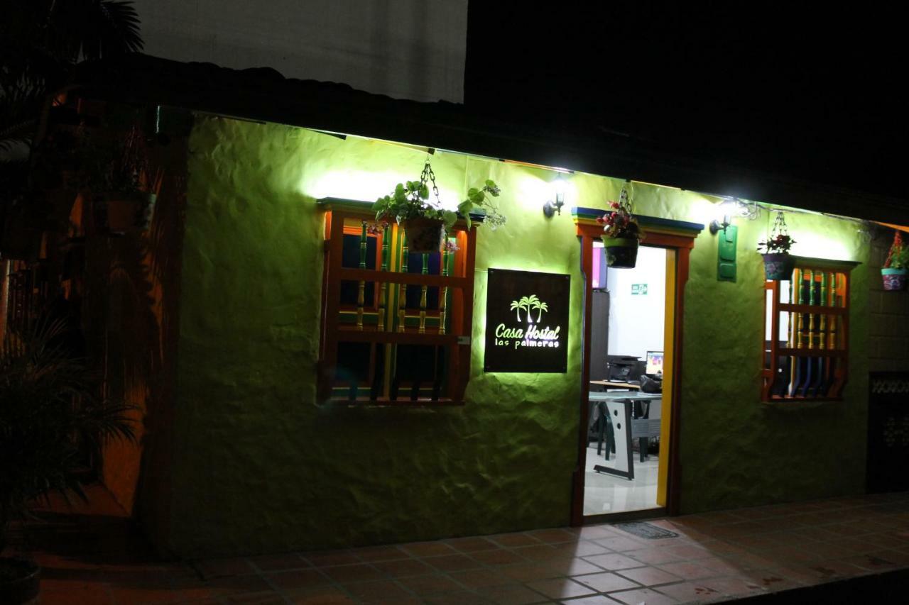 Casa Hostal Las Palmeras Гуатапе Экстерьер фото